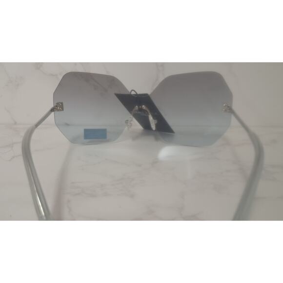 NEW Kendall + Kylie "Skye" Unique Oversized Women's Sunglasses - Picture 3 of 8